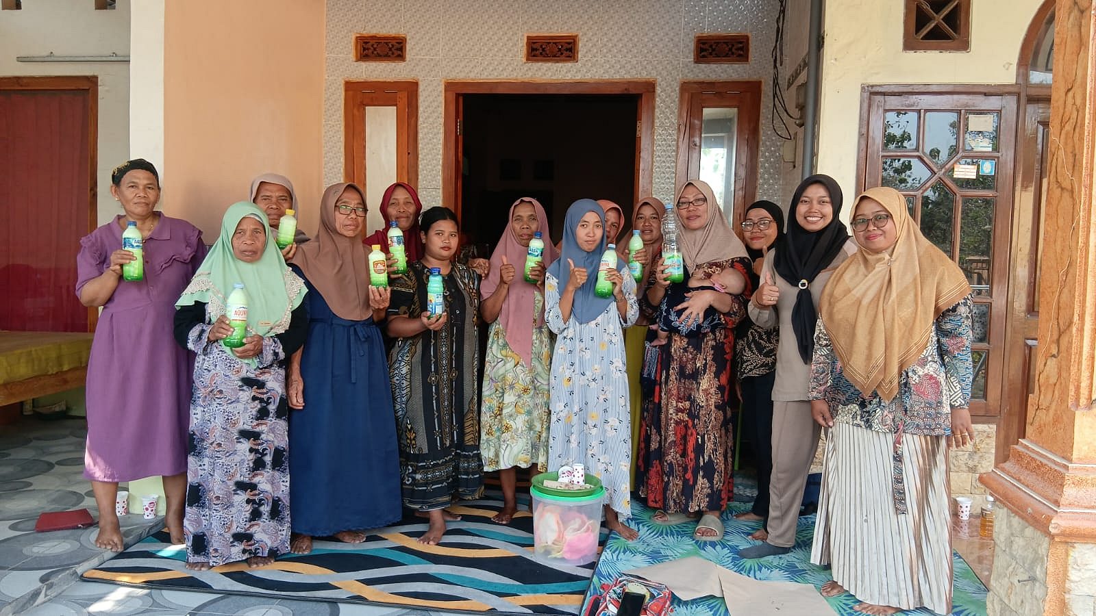 Pendidikan penyegaran (Membuat Sabun Cuci Piring sebagai Keterampilan dan Peluang Usaha)